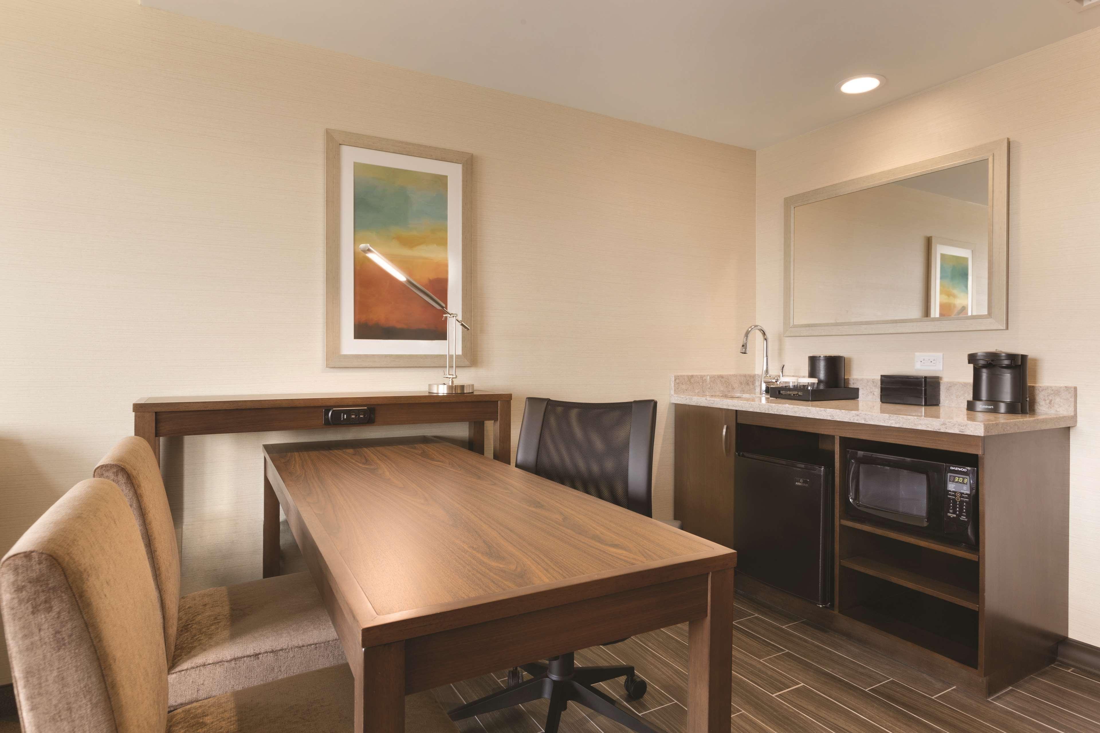 נורת' קנטון Embassy Suites By Hilton Akron Canton Airport מראה חיצוני תמונה