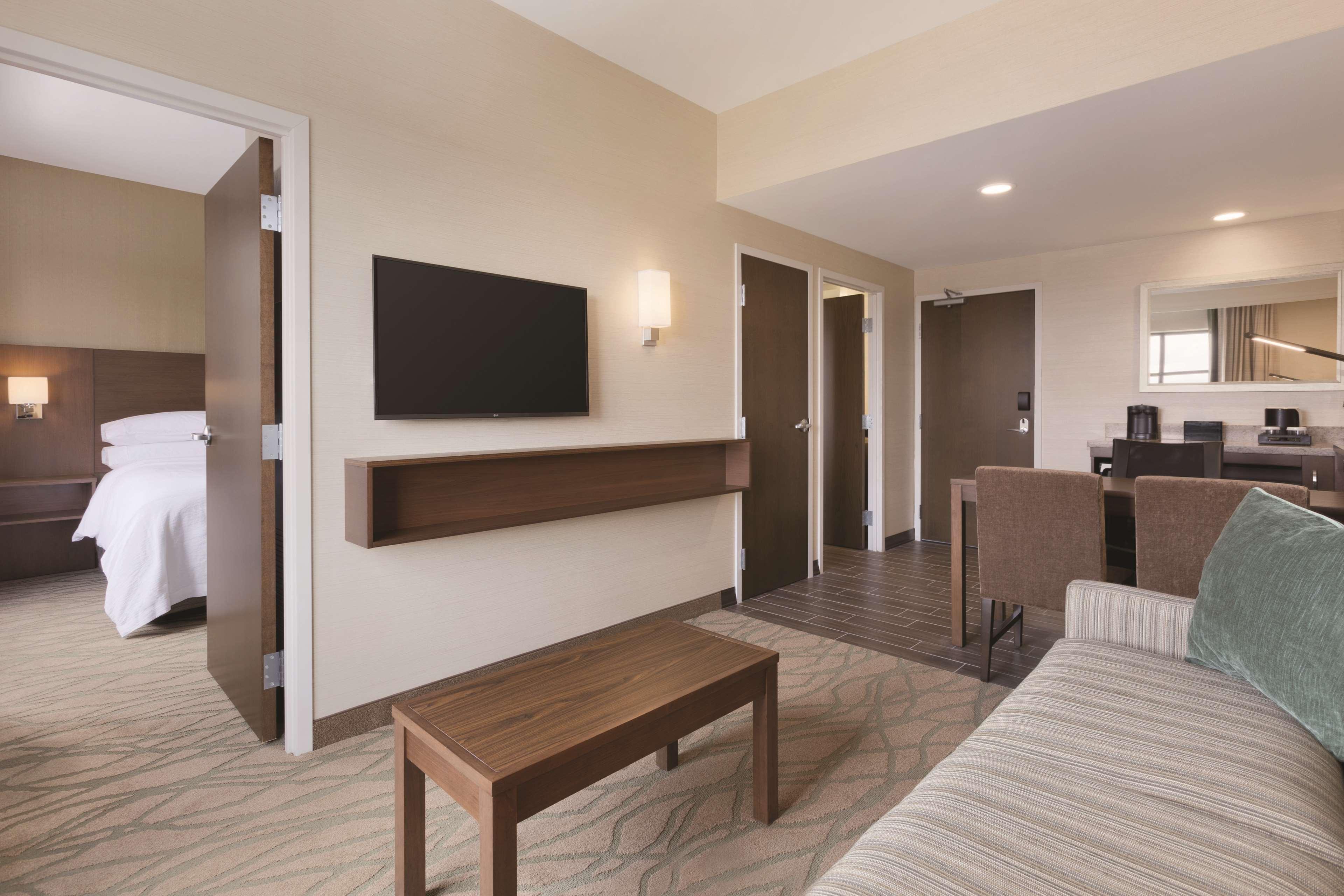נורת' קנטון Embassy Suites By Hilton Akron Canton Airport מראה חיצוני תמונה