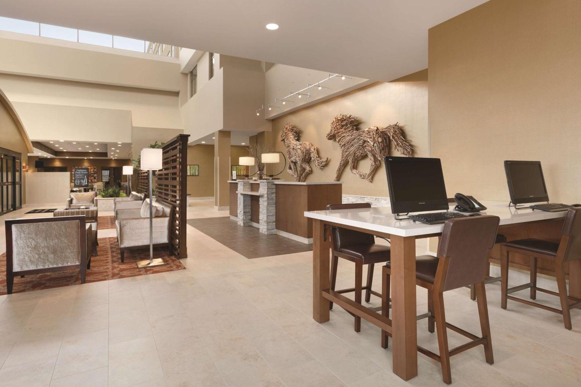 נורת' קנטון Embassy Suites By Hilton Akron Canton Airport מראה חיצוני תמונה