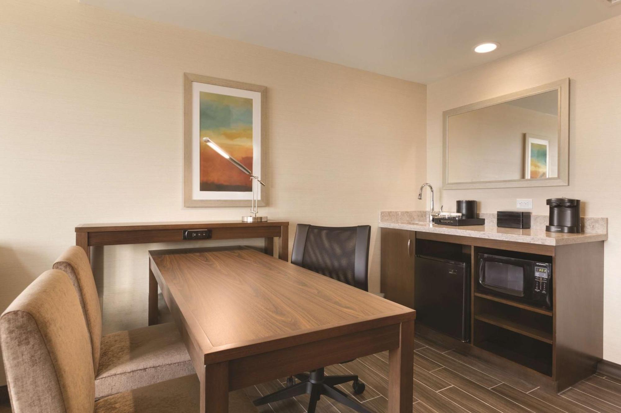 נורת' קנטון Embassy Suites By Hilton Akron Canton Airport מראה חיצוני תמונה