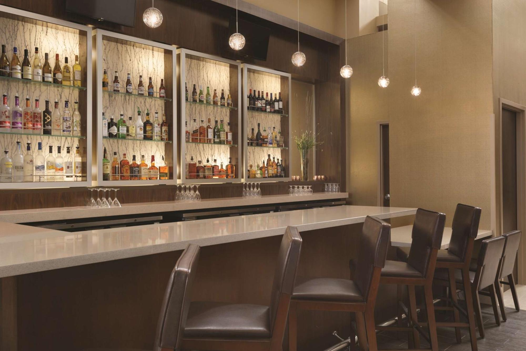 נורת' קנטון Embassy Suites By Hilton Akron Canton Airport מראה חיצוני תמונה