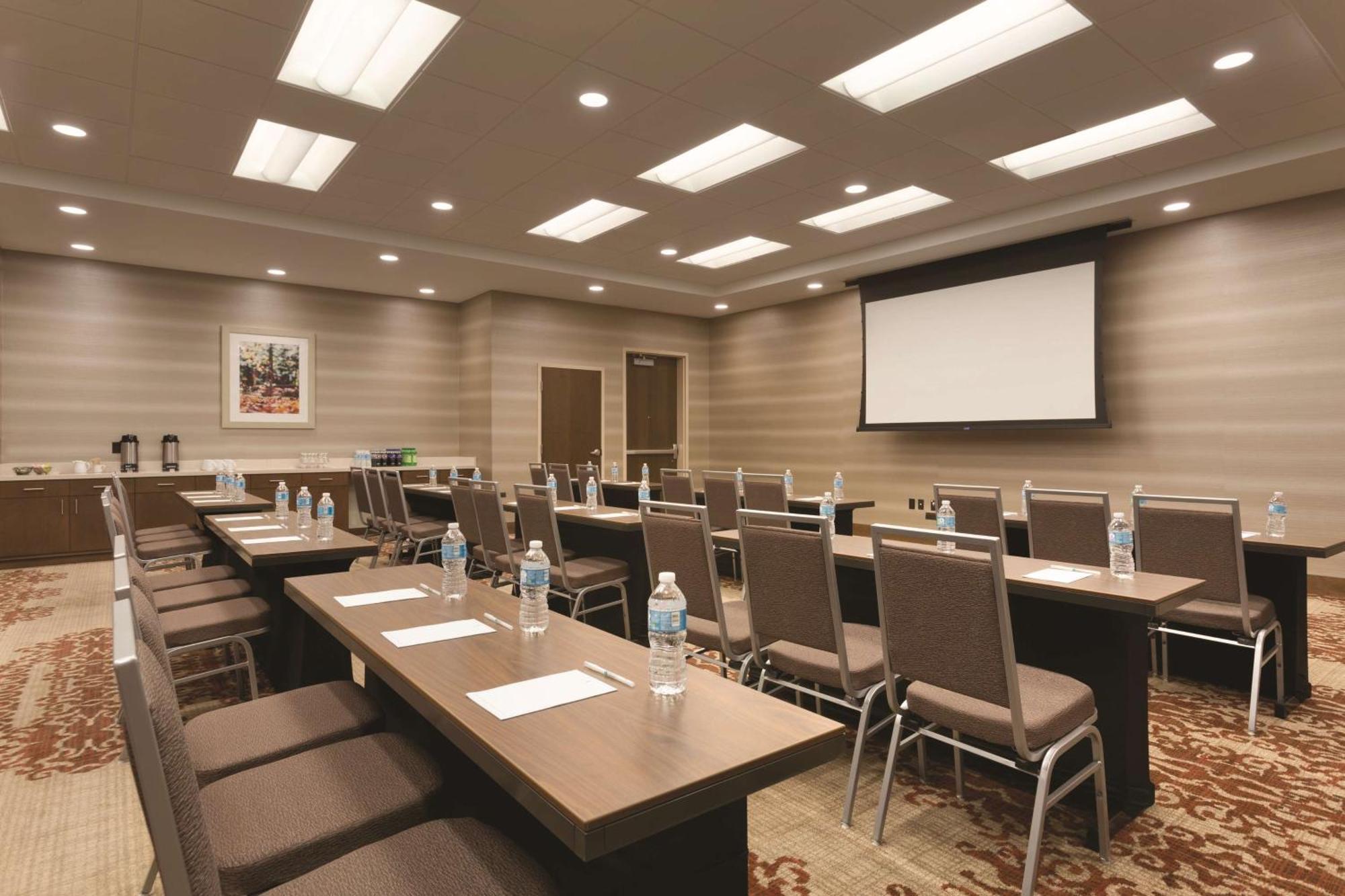 נורת' קנטון Embassy Suites By Hilton Akron Canton Airport מראה חיצוני תמונה