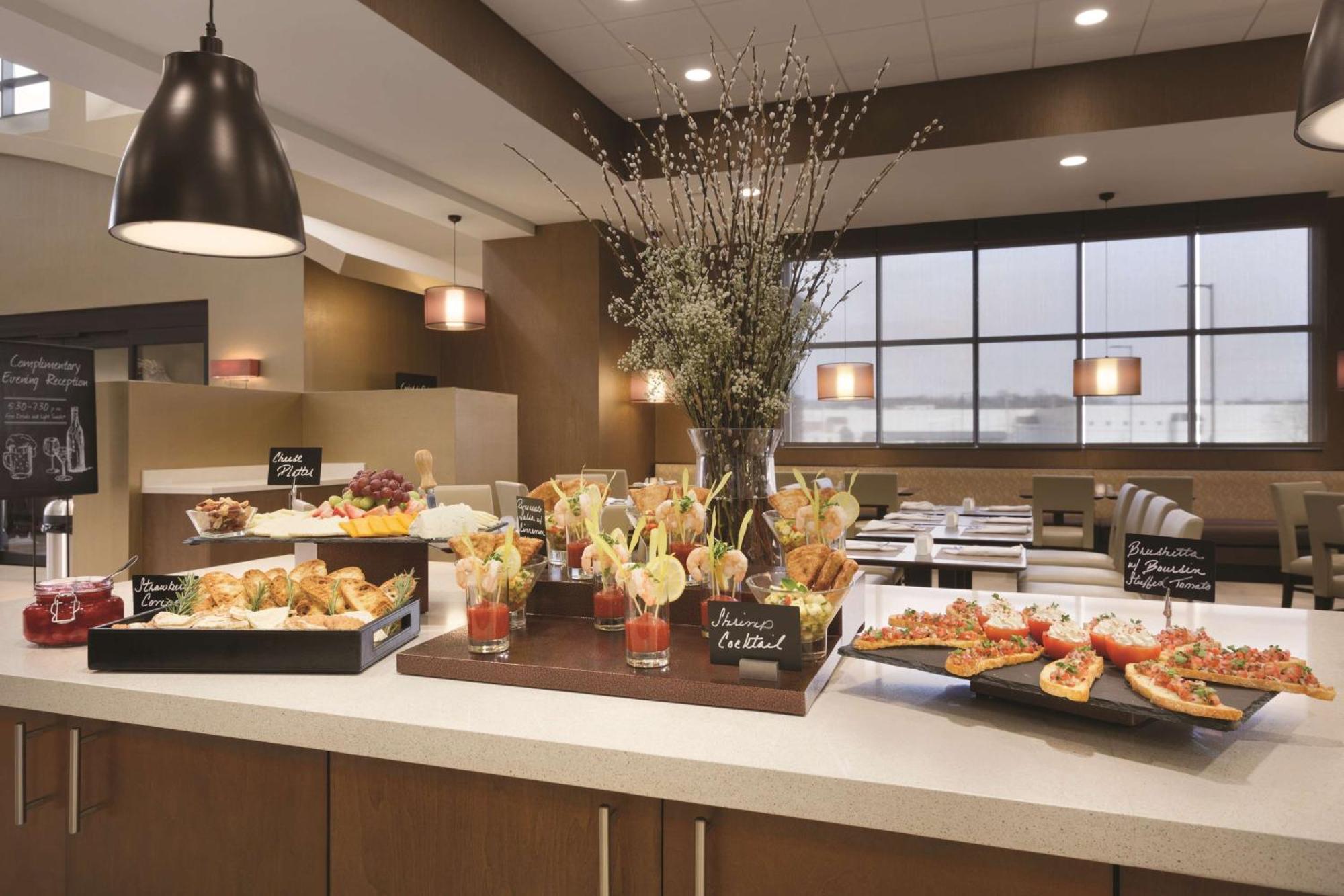 נורת' קנטון Embassy Suites By Hilton Akron Canton Airport מראה חיצוני תמונה