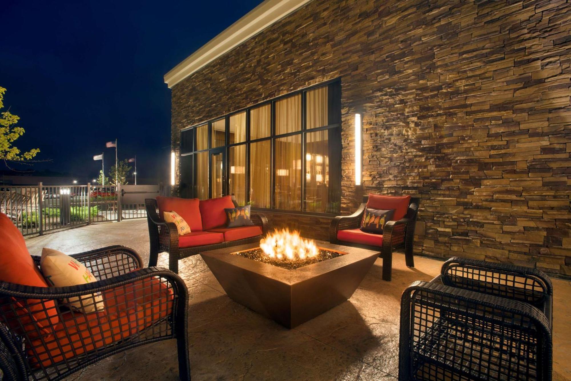 נורת' קנטון Embassy Suites By Hilton Akron Canton Airport מראה חיצוני תמונה